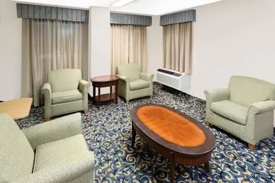Photo 3 - Super 8 by Wyndham Hattiesburg South