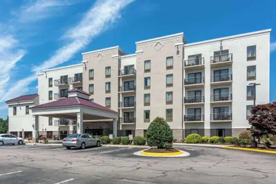 Photo 2 - Comfort Suites South Park