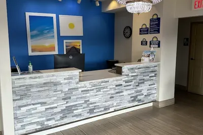 Photo 3 - Days Inn & Suites by Wyndham Opelousas
