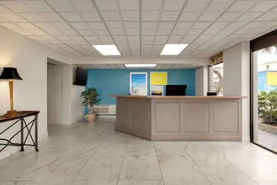 Photo 4 - Days Inn by Wyndham Myrtle Beach-Beach Front