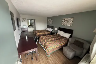Photo 2 - Southern Inn