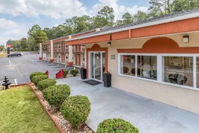 Photo 2 - Econo Lodge Columbia Fort Jackson