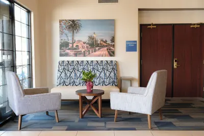 Photo 4 - Holiday Inn Express & Suites Davis - University Area by IHG