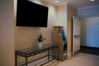 Photo 3 - Wyndham Garden New Orleans Airport