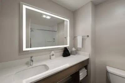 Photo 3 - Holiday Inn Express & Suites Paso Robles by IHG