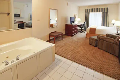 Photo 4 - Holiday Inn Express Hotel & Suites Camden by IHG