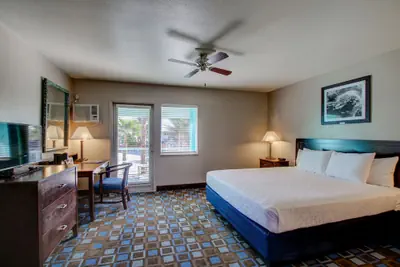Photo 4 - The Nautical Beachfront Resort