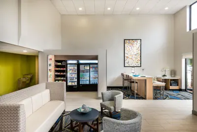 Photo 2 - Holiday Inn Express & Suites Charlotte Arpt-Belmont by IHG