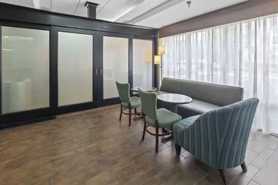 Photo 4 - Hampton Inn Atlanta/Woodstock