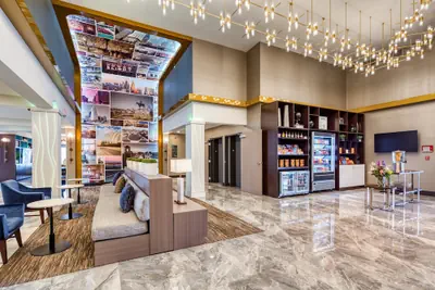 Photo 2 - Holiday Inn Kansas City Downtown by IHG