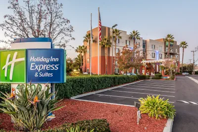 Photo 2 - Holiday Inn Express Fremont-Milpitas Central by IHG