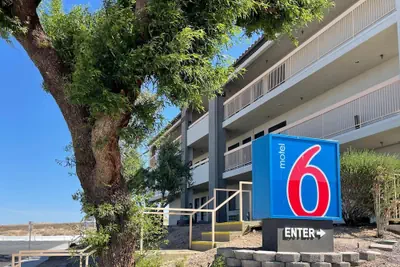Photo 2 - Motel 6 Barstow, Ca - Lenwood Road