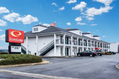 Photo 2 - Econo Lodge Greenville near University