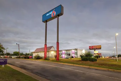 Photo 2 - Motel 6 Tuscaloosa, AL – University