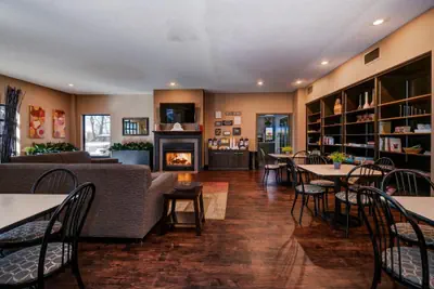 Photo 4 - Guest Inn & Suites - Midtown Medical Center