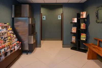 Photo 2 - Country Inn & Suites by Radisson, Nashville Airport, TN