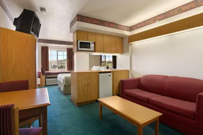Photo 5 - Microtel Inn & Suites by Wyndham Albuquerque West