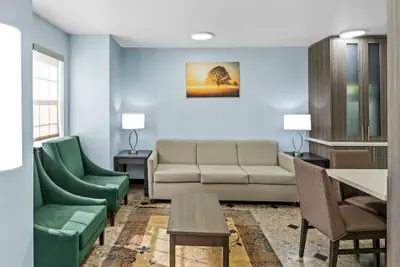 Photo 4 - Quality Inn & Suites North Mesquite I-30
