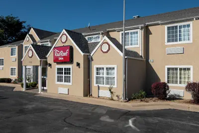 Photo 2 - Red Roof Inn Springfield, MO
