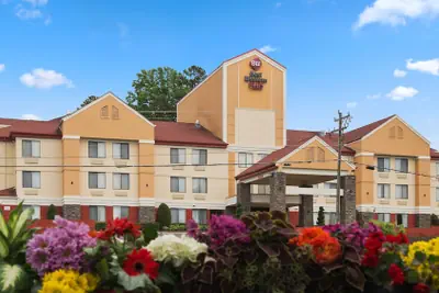 Photo 2 - Best Western Plus Huntersville Inn & Suites Near Lake Norman