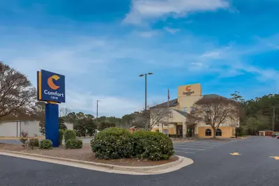 Photo 2 - Comfort Inn Fayetteville I-95