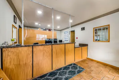 Photo 4 - Americas Best Value Inn Ukiah