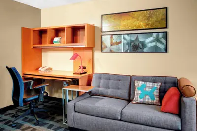 Photo 2 - TownePlace Suites by Marriott Fresno