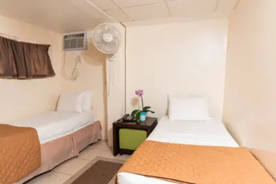 Photo 5 - Bunker Hill Hotel