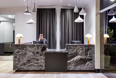 Photo 3 - Elan Hotel