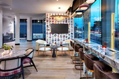 Photo 4 - Elan Hotel