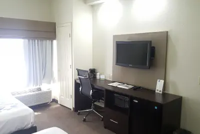 Photo 4 - Garner Hotel Frederick Southeast by IHG