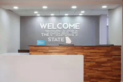 Photo 5 - Hampton Inn & Suites Atlanta Airport North I-85