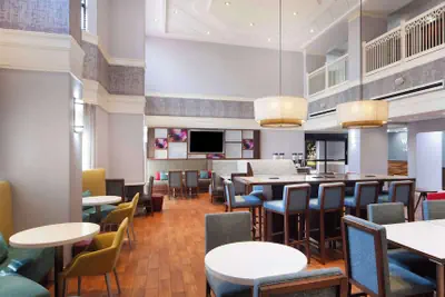 Photo 2 - Hampton Inn & Suites Atlanta Airport North I-85