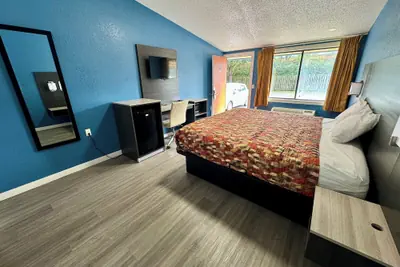 Photo 2 - Knights Inn Greenville, NC