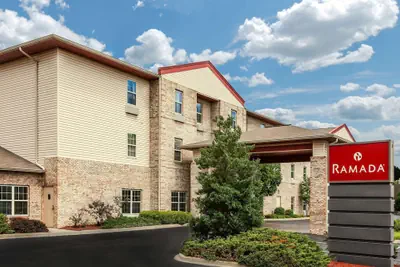 Photo 2 - Ramada by Wyndham Sellersburg/Louisville North