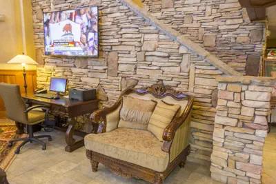 Photo 2 - MCM Elegante Lodge & Suites Ruidoso