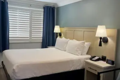 Photo 5 - Ramada Limited Redondo Beach