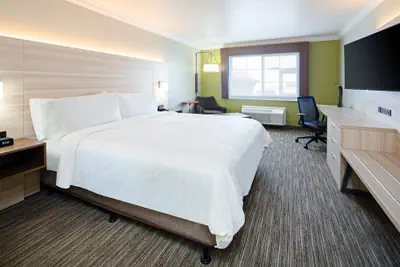 Photo 4 - Holiday Inn Express & Suites Watsonville by IHG