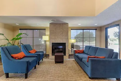 Photo 4 - Comfort Inn & Suites Seguin