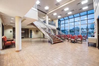 Photo 5 - Comfort Suites Beachside