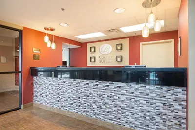 Photo 4 - Comfort Suites Beachside