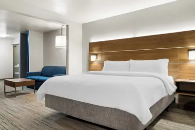 Photo 3 - Holiday Inn Express & Suites Marion by IHG
