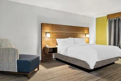Photo 4 - Holiday Inn Express & Suites Marion by IHG