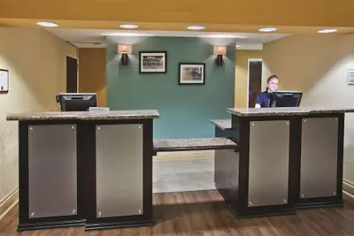 Photo 5 - La Quinta Inn & Suites by Wyndham Hot Springs