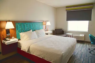 Photo 5 - Hampton Inn & Suites Cathedral City