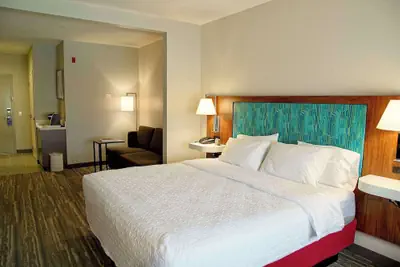 Photo 4 - Hampton Inn & Suites Cathedral City