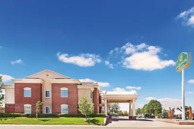 Photo 2 - La Quinta Inn & Suites by Wyndham Dalhart