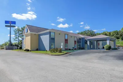 Photo 2 - Motel 6 Dawsonville, GA - North GA Premium Outlets