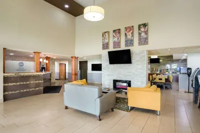 Photo 4 - Best Western Waukesha Grand