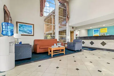 Photo 3 - Days Inn by Wyndham Nacogdoches/SFA University/Downtown
